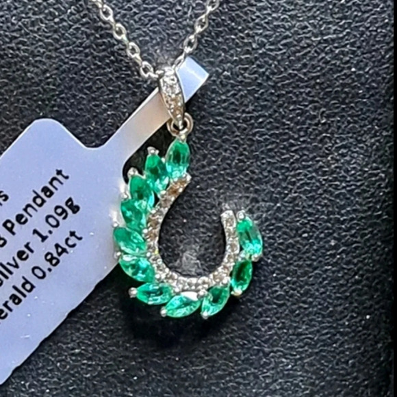 AAA Emerald & Natural White Zircon Pendant Necklace - Picture 5 of 6